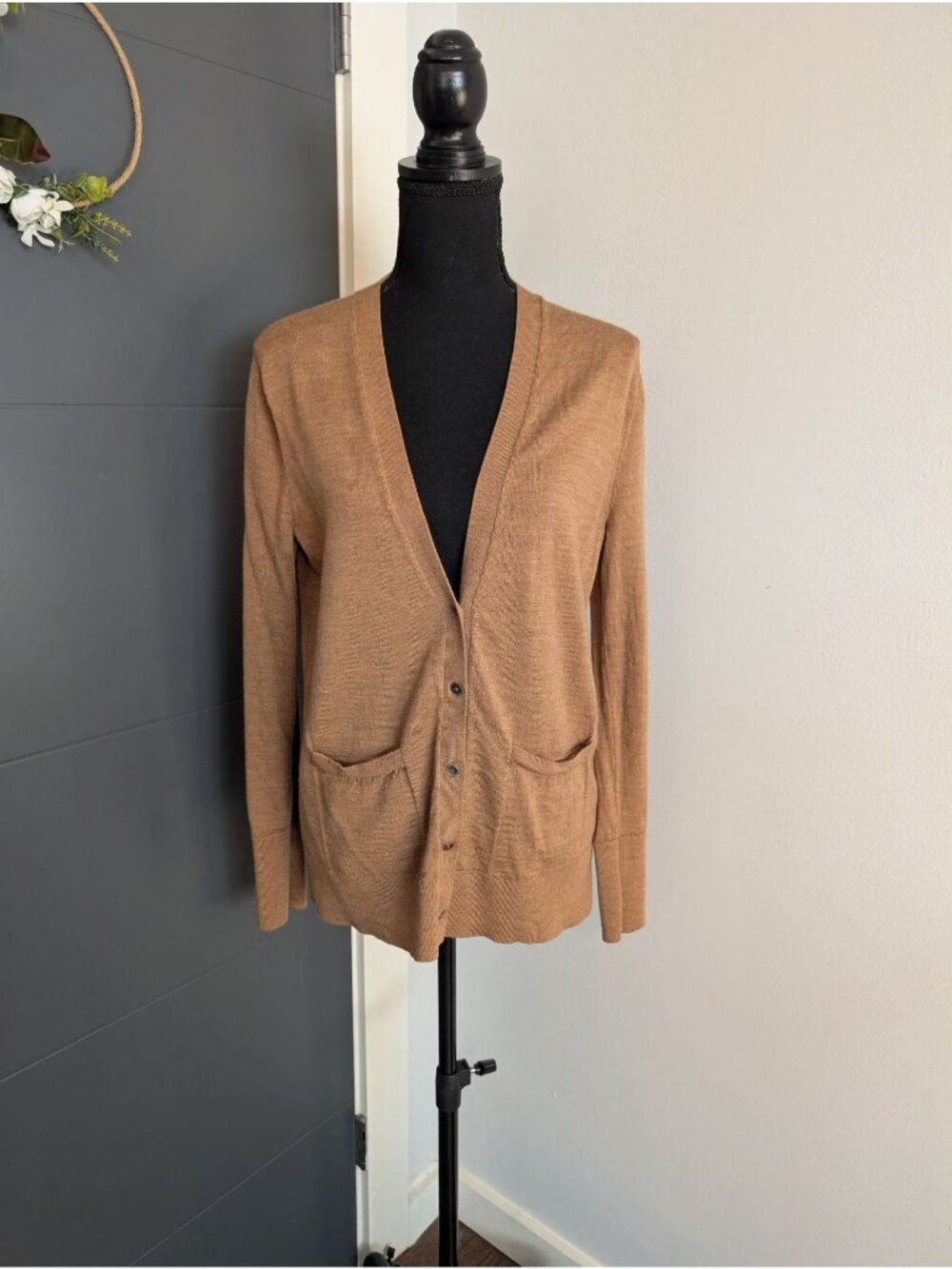 Gap Womens Camel V-Neck Cardigan Extra Fine Merino Wool Size L